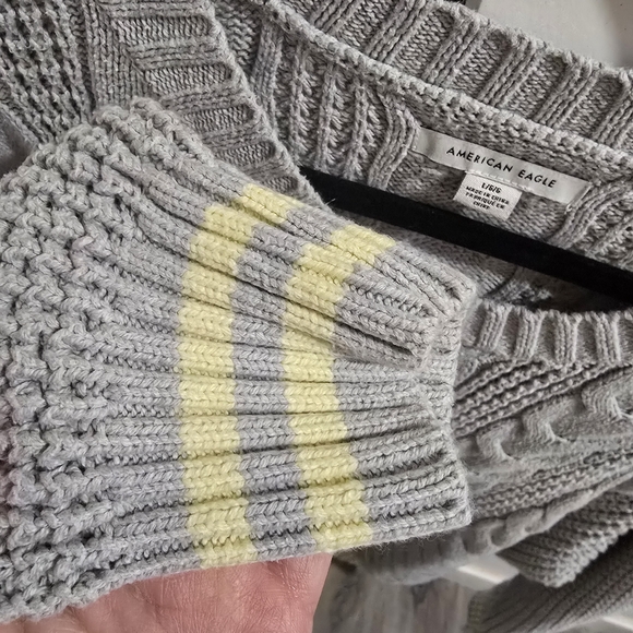 Gray Cable Knit Sweater - Picture 4 of 4